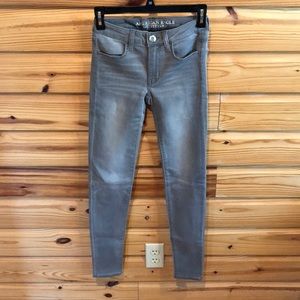 AE Light Grey Wash Jeggings Low-Rise